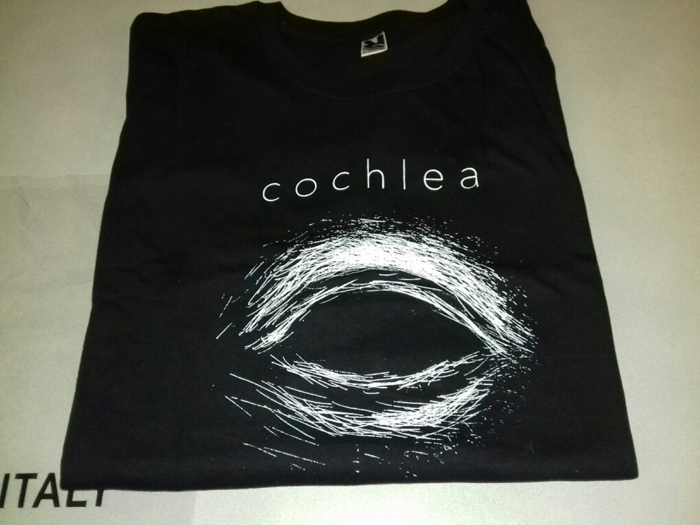 I Cochlea stampano le loro stupende T-shirt con Discolaser